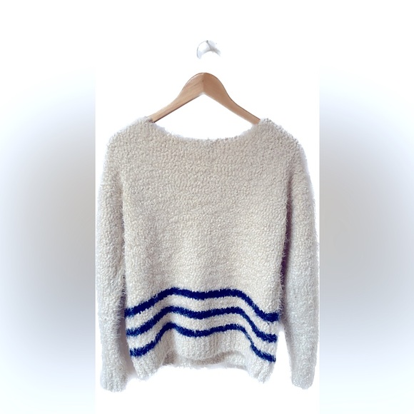 MINKPINK Plush V Neck Eyelash Sweater - Picture 3 of 3